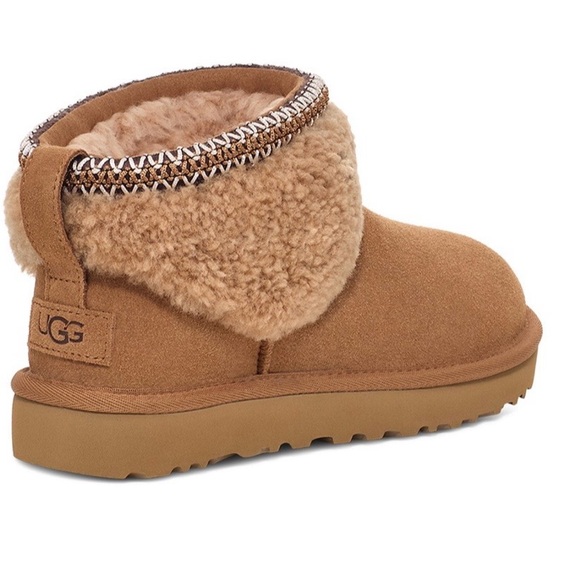NIB UGG® Women's Classic Ultra Mini Maxi Curly Boots - Picture 3 of 7
